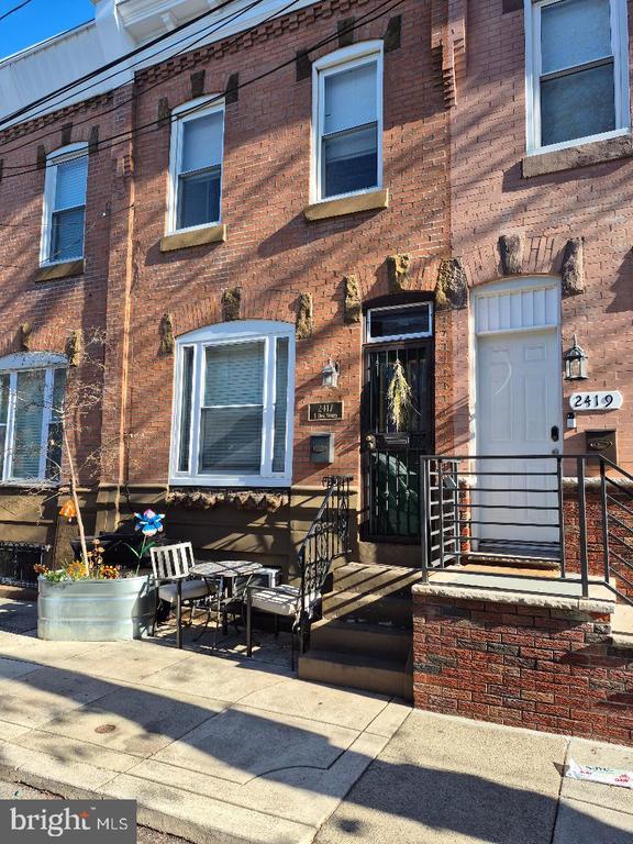 Building Photo - 2417 S Opal St