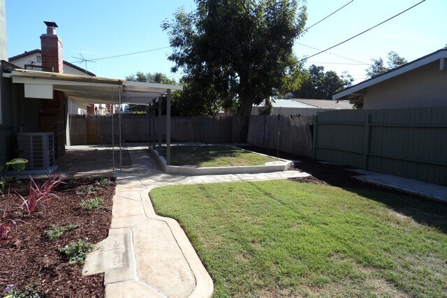 Building Photo - Spacious 6 Bedroom, 3 Bathroom, Single Fam...