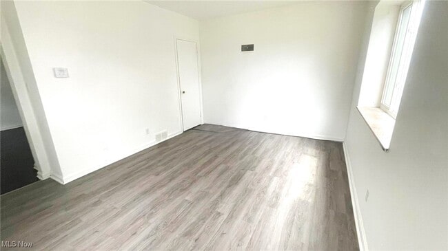 Building Photo - 2514 Sunset Blvd