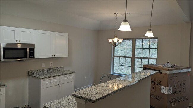 Building Photo - 703 Park Ln