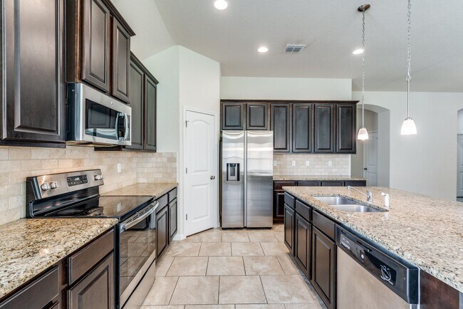 Building Photo - Nice 3-Bedroom 2-Bathroom Home in Highland...