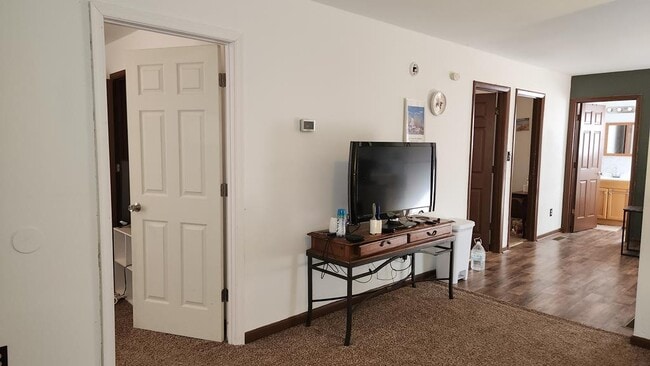 Building Photo - 8174 Birdsnest Dr