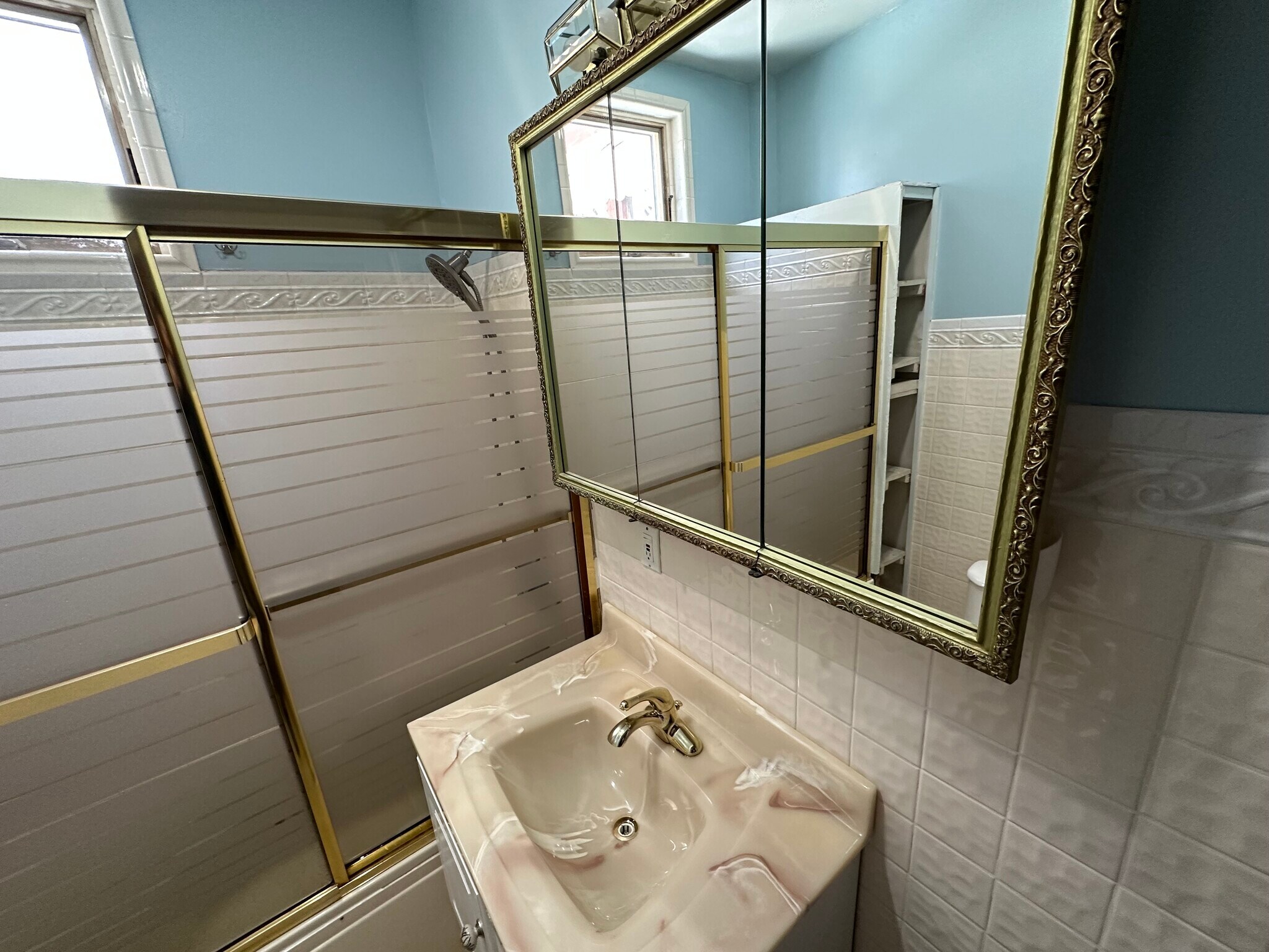 Building Photo - 47 Gould Ave