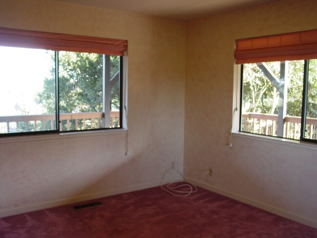 Building Photo - 92 Lucille Way
