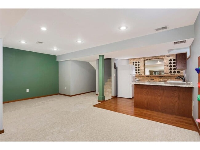 Building Photo - 8666 Windward Cir