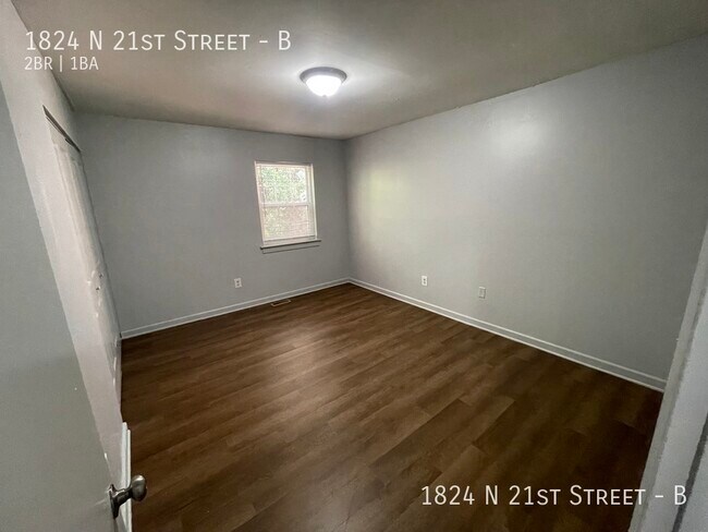 Building Photo - 1824 N 21st St