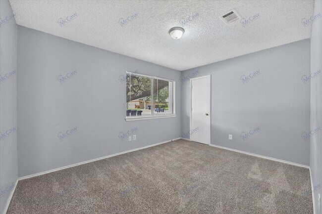 Building Photo - 2913 Green Ridge St