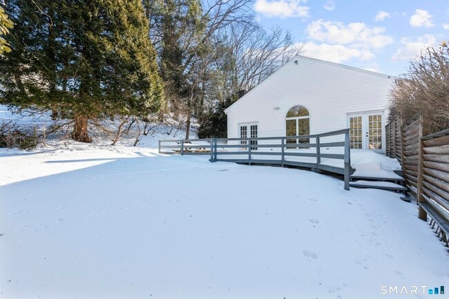 Building Photo - 338 Kenwood Ave