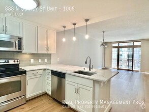 Building Photo - Bright and Beautiful Ballston Condo!