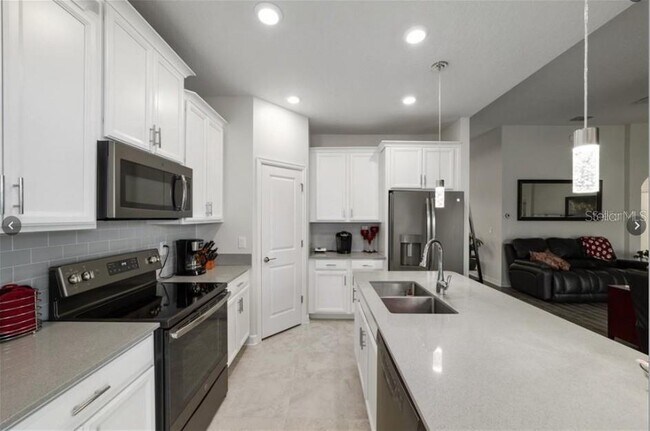 Building Photo - 6064 SW 89th St Rd