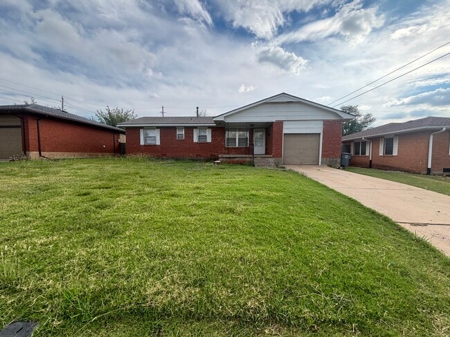 Building Photo - 3804 NW Ferris Ave