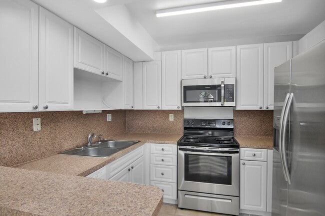 Building Photo - 8050 Severn Dr