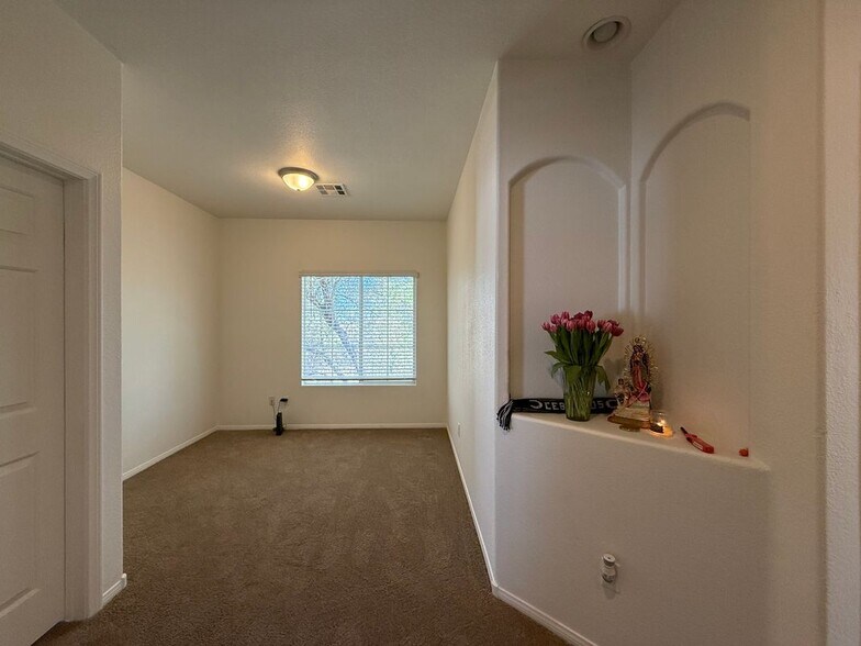 Building Photo - 206 Heiple Ct