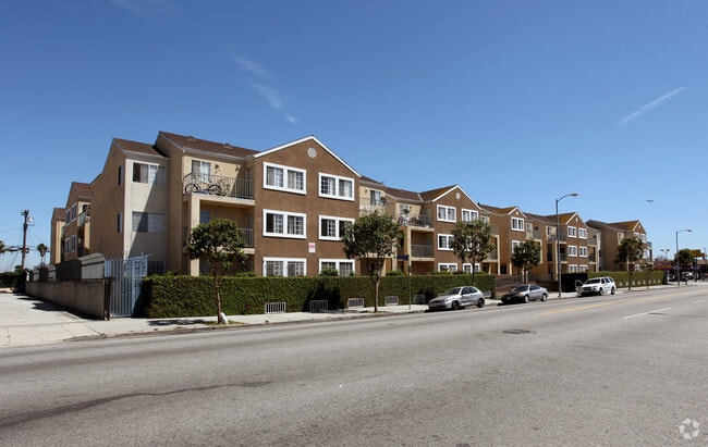 Building Photo - Westpark Apartments