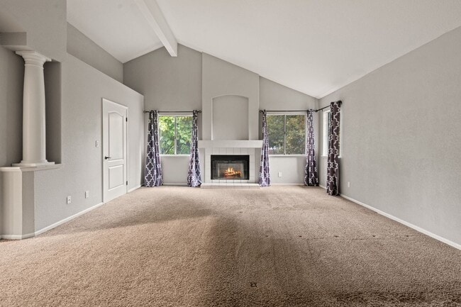 Building Photo - Luxury 4-Bedroom Home with Designer Upgrad...