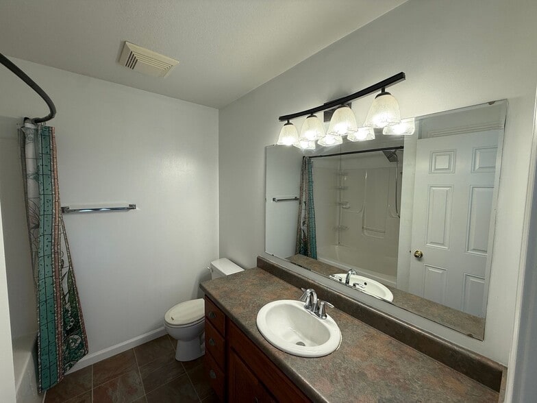 Building Photo - 611 River Rock Pass