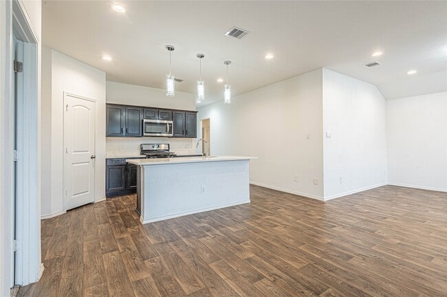 Building Photo - 5110 Hedgerose Ln