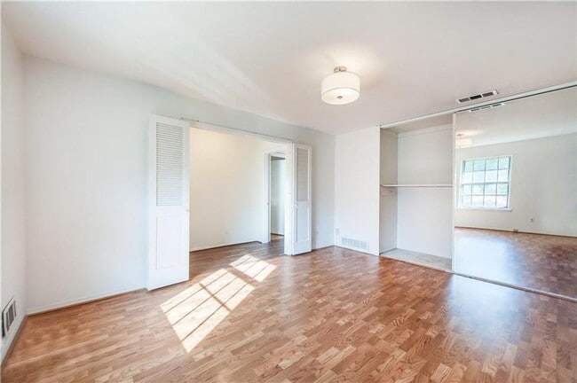 Building Photo - Updated White Rock Lake Area Duplex