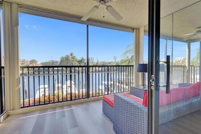 Building Photo - 270 Captains Walk