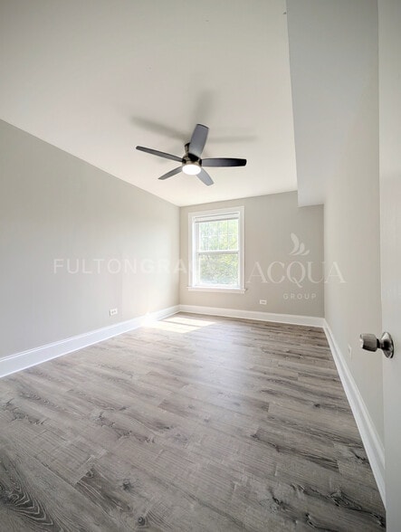 Building Photo - 6300 N Oakley Ave