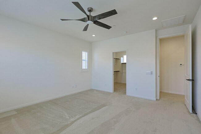 Building Photo - Gorgeous 4 Bedroom and 3 Bath Home in Chula vista/Otay Ranch Area