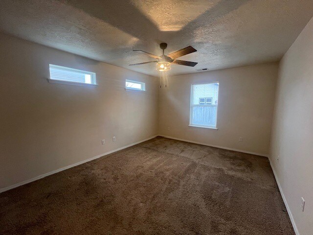 Building Photo - 3 Bed 2 Bath House in Nampa!