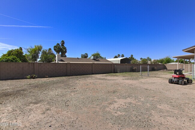 Building Photo - 5111 W Beverly Ln