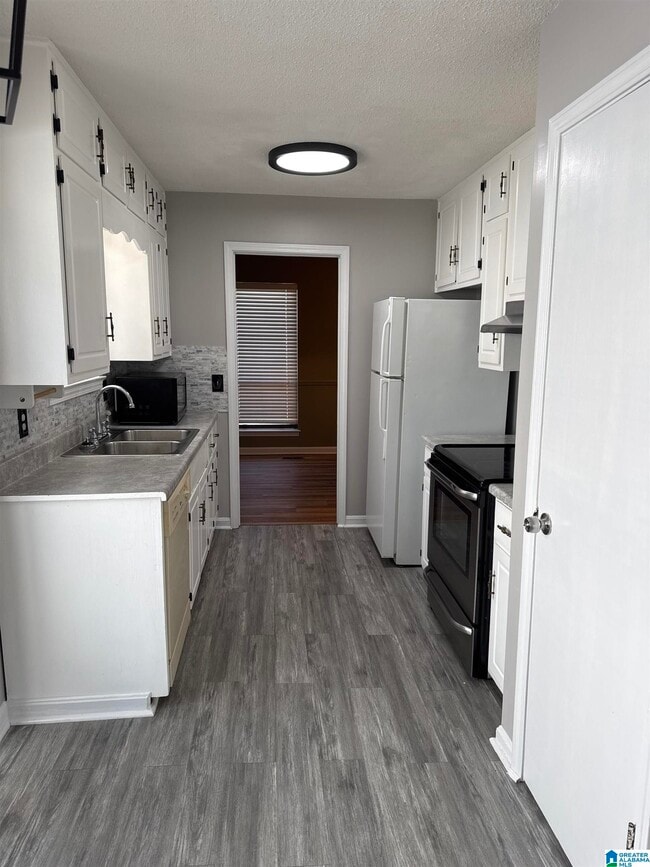 Building Photo - 284 Stonebridge Rd