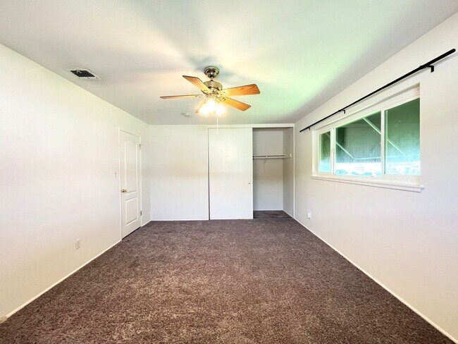Building Photo - 3 bed, 2 bath in Ontario, CA!