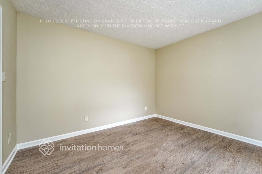 Building Photo - 208 Ivy Creek Dr