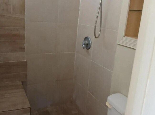 Building Photo - 6232 62nd Ave N