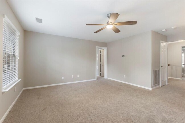 Building Photo - 138 W Bristol Oak Cir