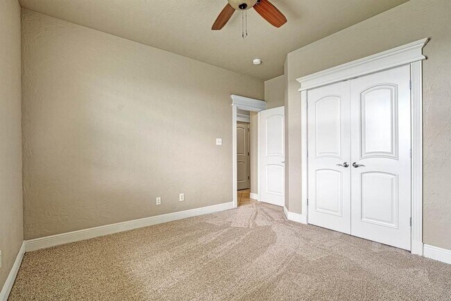 Building Photo - Amazing Home in Desirable Location