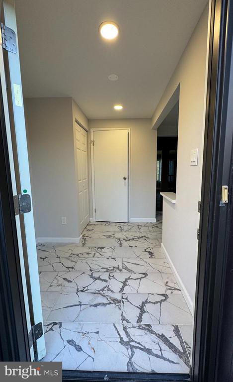 Building Photo - 2903 Montauk Ct