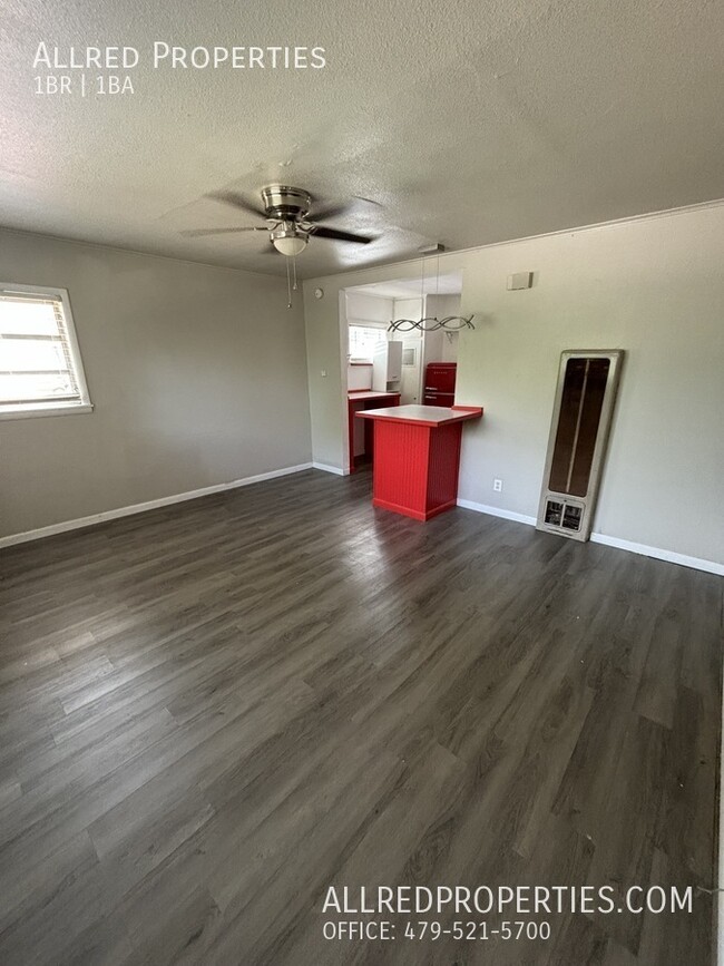 Building Photo - $300 OFF 1ST FULL MONTH'S RENT!!  ALL UTIL...