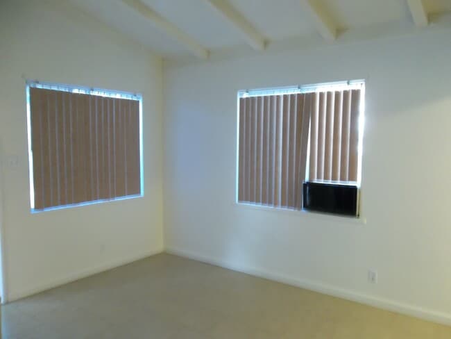 Building Photo - 1 Bedroom 1 Bath