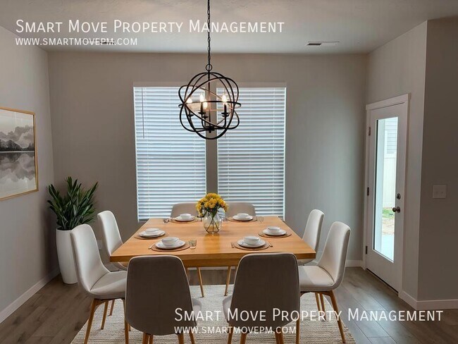 Building Photo - 611 W Snowy Owl St