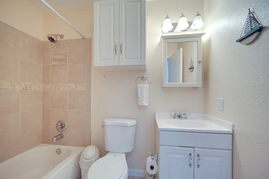 Building Photo - 1288 Canyon Springs Dr