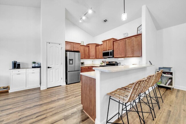 Building Photo - 65 Concert Ct