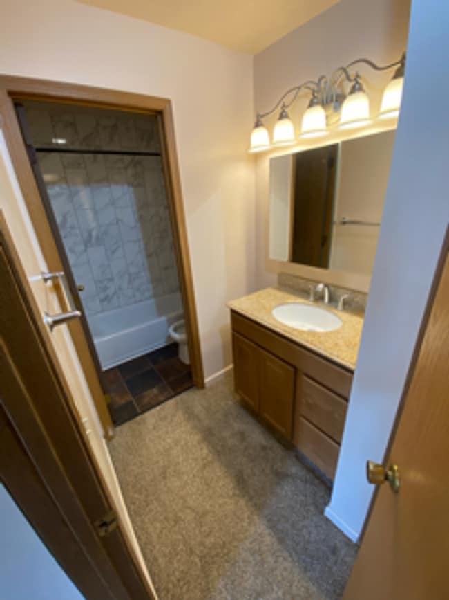 Building Photo - 2 Story Condo in West Fairbanks - Heat and...