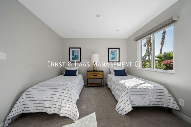 Building Photo - 8780 Warwick Dr