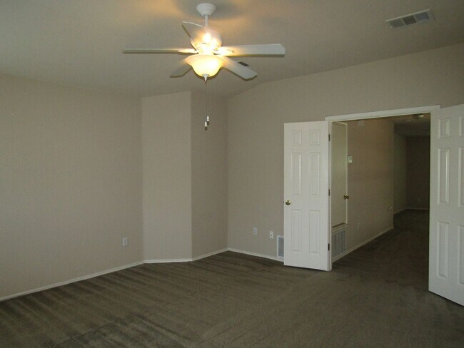 Building Photo - 593 Cullen Blvd