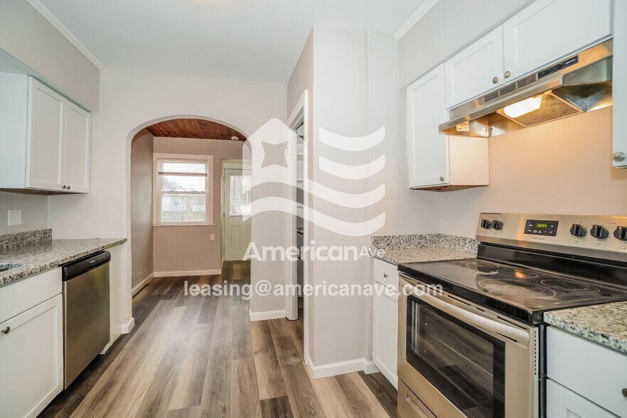 Building Photo - 1611 Hagley Rd