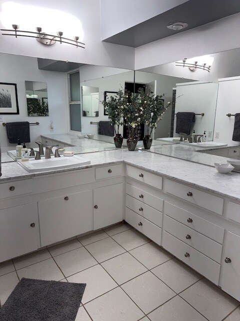 Building Photo - 37800 Da Vall Dr