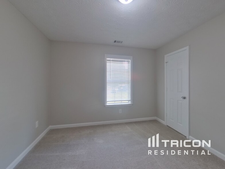 Building Photo - 170 Oak Hill Dr