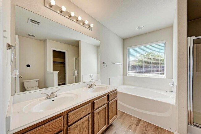 Building Photo - 1203 Tricia Cove