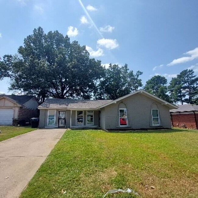 Primary Photo - 3219 Holly Berry Dr