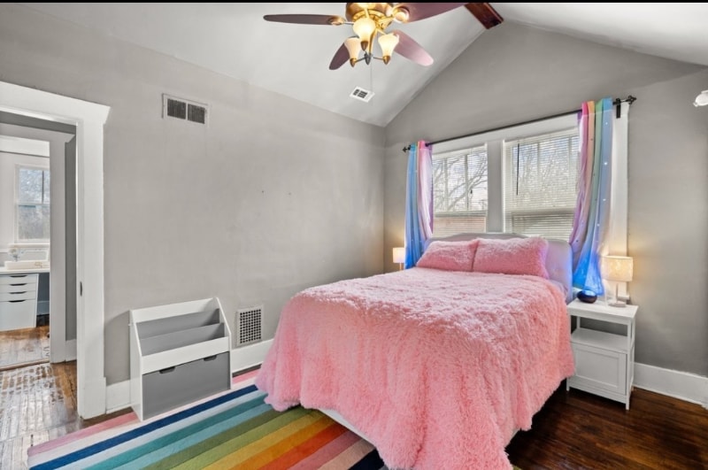 Building Photo - 1204 McGavock Pk