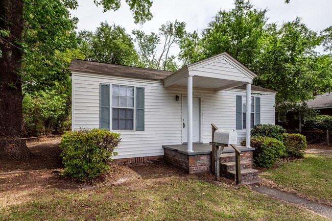 Building Photo - 3 Bedroom, 1 Bathroom Home in Dorchester Terrace - North Charleston