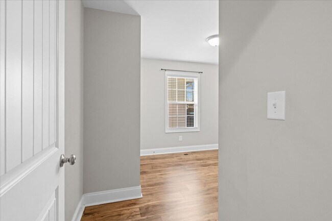 Building Photo - Pristine 3 Bed 2 Bath Home in Dalton